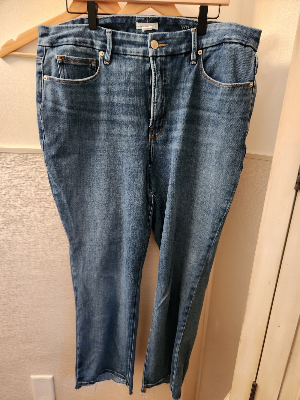 Good American Good Legs Straight - Picture 3 of 6